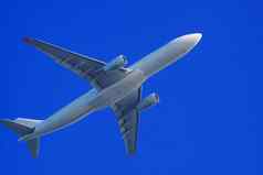 乘客飞机空气飞机飞行蓝色的天空