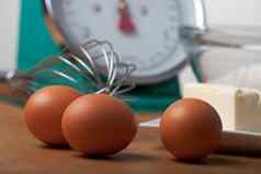 鸡蛋打蛋器木表格