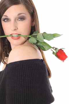 时髦的浅黑肤色的女人玫瑰孤立的白色