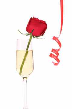 红色的玫瑰玻璃香槟纸彩带