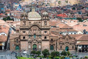 空中视图库斯科城市秘鲁安第斯山脉