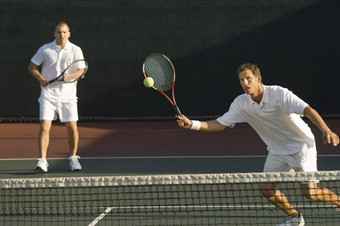 混合双打球员打网球球合作伙伴背景