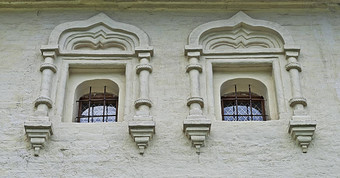 窗户古老的修道院
