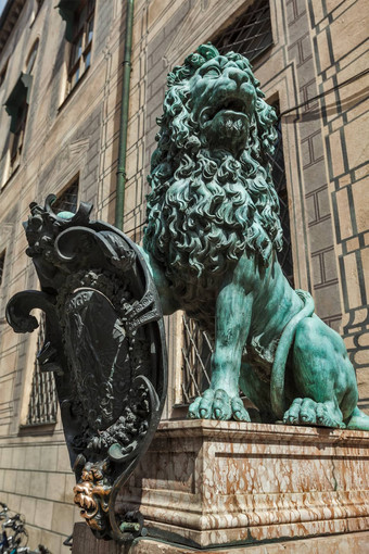 巴伐利亚狮子雕像慕尼黑基地宫