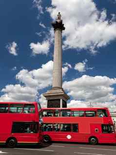 特拉法尔加广场伦敦红色的公共汽车