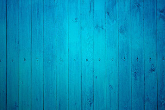 部分蓝色的木栅栏