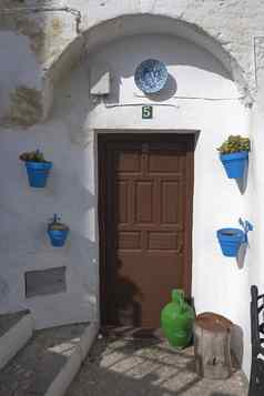 传统的安达卢西亚人联排别墅装饰花锅iznajar科尔多瓦省安达卢西亚西班牙