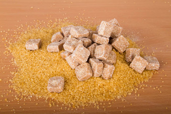 棕色（的）狗糖多维数据集水晶糖