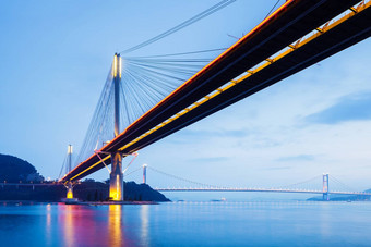 悬架桥在香港香港晚上