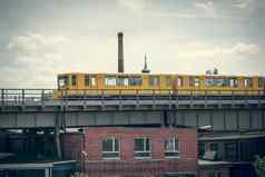 古董拍摄黄色的柏林地铁