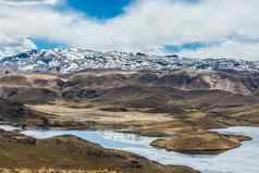 空中视图lagunillas秘鲁安第斯山脉树秘鲁