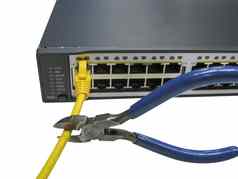减少以太网电缆连接服务器