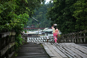 长木桥Sangklaburi坎坎aburi省