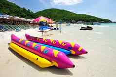 色彩斑斓的香蕉船海滩KOH局域网芭堤雅泰国