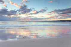 漂亮的柔和的黎明日出海姆斯海滩新南威尔士州澳大利亚