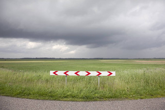 景观荷兰雨云交通标志