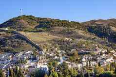 格拉纳达城市景观墙灯泡绿色山安达卢西亚西班牙