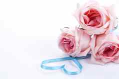 花束玫瑰丝带心形状