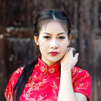 中国人女孩传统的中国人<strong>旗袍</strong>祝福