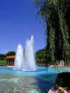 喷泉花园