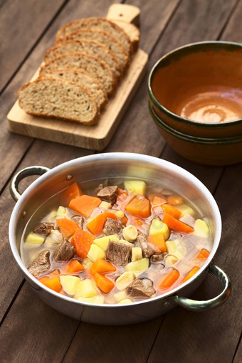 匈牙利汤被称为古利亚斯列夫斯