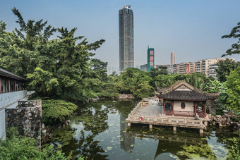 宝塔寺庙池塘九龙围墙城市公园在香港香港