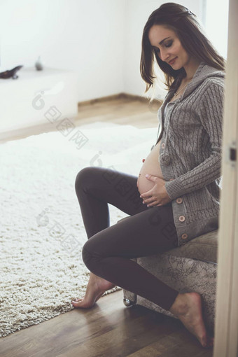 首页肖像怀孕了女人