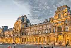 巴黎7月视图罗浮宫博物馆复杂的罗浮宫小家
