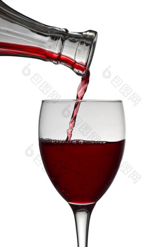 红色的酒倒酒玻璃水瓶