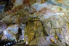 天堂洞穴被兵越南旅行遗产