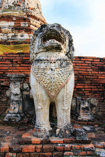 古董<strong>佛塔</strong>包围狮子雕像柬埔寨风格塔米卡拉特<strong>寺庙</strong>大城府泰国