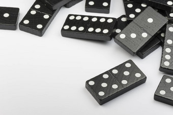黑色的Domino砖
