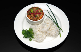 牛肉panaeng咖喱白色大米面条
