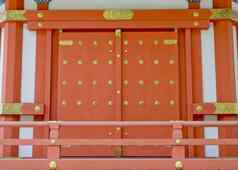 传统的日本门寺庙