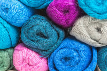 色彩斑斓的羊毛棉衣,线程工业生产特写镜头