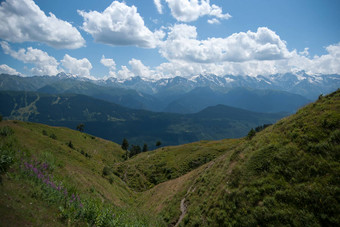 徒步旅行山