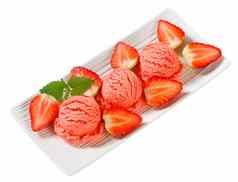 草莓冰冻果子露新鲜的草莓