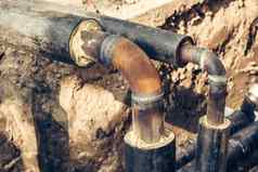 维护工业管道加热水运输