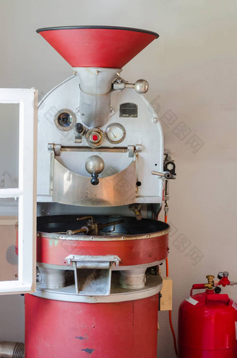 红色的咖啡烘烤器