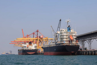 重容器船加载货物商业海进口世博会