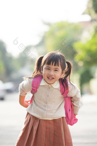 亚洲学生徒步旅行学校袋微笑脸幸福