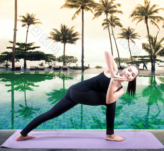 亚洲女人健康护理瑜伽<strong>发布</strong>孤立的白色背景