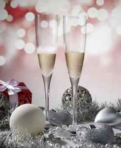 眼镜香槟圣诞节庆祝活动红色的装饰礼物