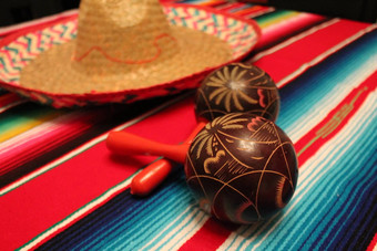 墨西哥雨披帽子马拉卡斯背景聚会五五月装饰彩旗