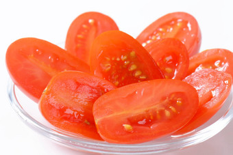 减少了一半李子西红柿