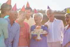 护士老年人庆祝生日