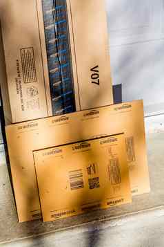 巴黎法国2月亚马逊主要的包裹包前面通过房子亚马逊美国电子商务云计算公司基于西雅图开始在线书店亚马逊进口剂零售商曼联州