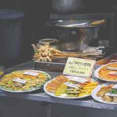 朝鲜文一边菜当地的市场首尔南韩国