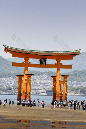 Miyajima著名的<strong>大神</strong>道教鸟居站海洋广岛日本