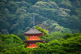 三层宝塔泰山寺寺庙附近的清水寺寺庙《京都议定书》